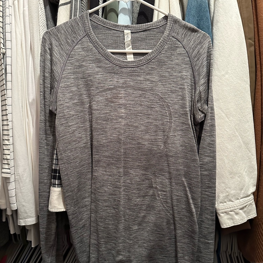 Lululemon long sleeve run swiftly in grey size 10